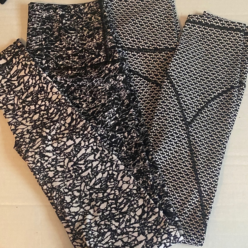 Lululemon Athletica Black and White Leggings Set